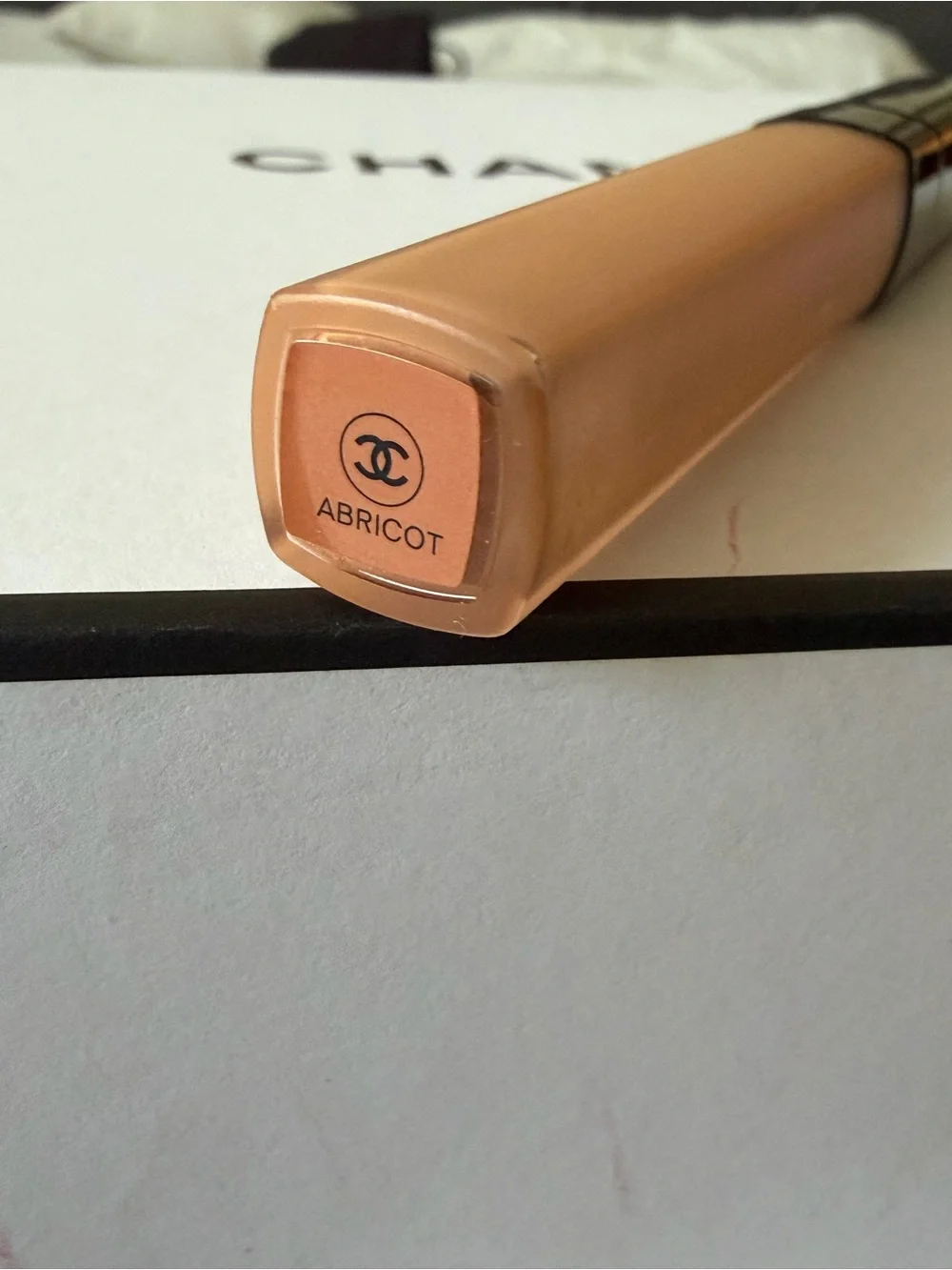 CHANEL corrector - Apricot